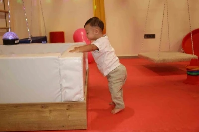 Minik Yağız’ın ilk adımları ailesine bayram yaşattı
