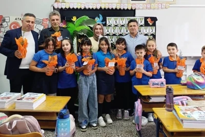 Minikler, gelecekleri için ağaç dikti
