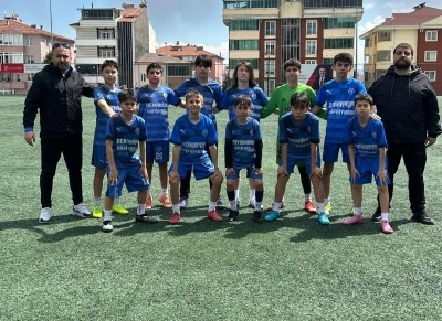 Minikler hazırlık ma&ccedil;ında gol oldu yağdı
