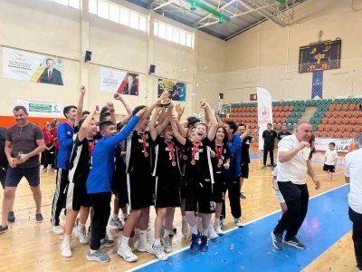 Minikler Hentbol T&uuml;rkiye Şampiyonası Kuşadası&rsquo;nda tamamlandı
