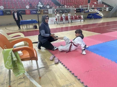 Minikler Taekwondo İl M&uuml;sabakaları yapıldı
