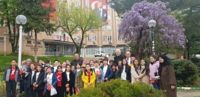Miniklerden y&uuml;rek ısıtan 23 Nisan kutlaması
