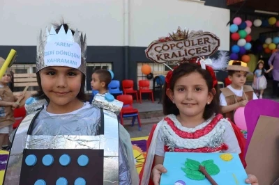 Miniklere bayat ekmekle yemek yapmayı &ouml;ğrettiler
