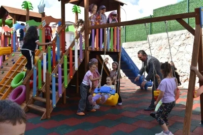 Miniklerin y&uuml;z&uuml; yenilenen oyun parkıyla g&uuml;ld&uuml;
