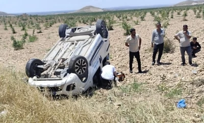 Mobil sağlık hizmeti aracı devrildi: 1 yaralı
