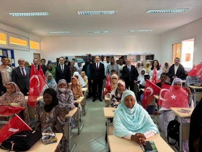 Moritanya&rsquo;da T&uuml;rkoloji okuyan Afrikalı &ouml;ğrenciler UCLG Başkanı Altay&rsquo;ı coşkuyla karşıladı
