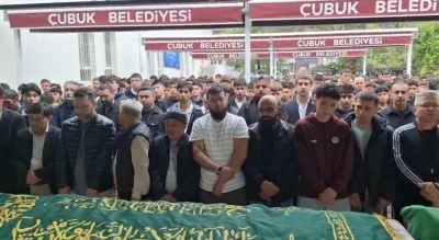 Motosiklet kazasında hayatını kaybeden gen&ccedil; futbolcu son yolculuğuna uğurlandı

