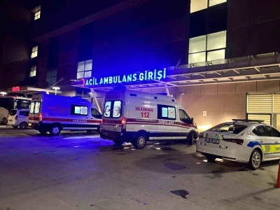 Motosiklet s&uuml;r&uuml;c&uuml;s&uuml; askeri personel ağır yaralandı
