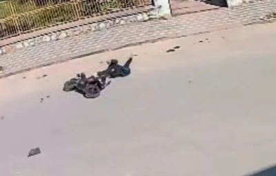 Motosiklet s&uuml;r&uuml;c&uuml;s&uuml; &ouml;l&uuml;mden d&ouml;nd&uuml;
