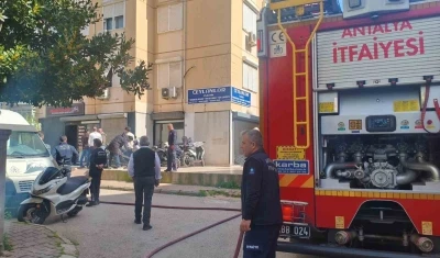Motosiklet tamirhanesindeki yangın korkuttu
