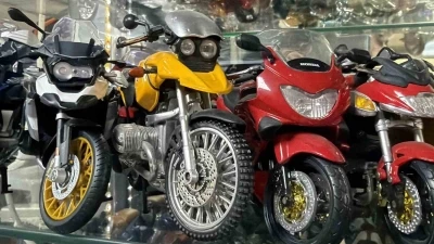 Motosiklet tutkusunu koleksiyona &ccedil;evirdi
