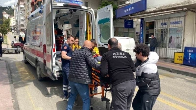 Motosiklet ve otomobil &ccedil;arpıştı: 1 yaralı
