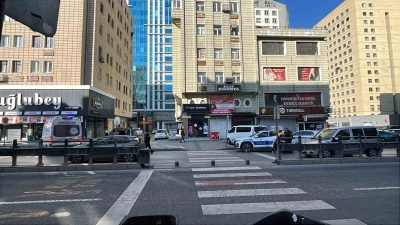 Motosikletin &ccedil;arptığı yaya yaralandı
