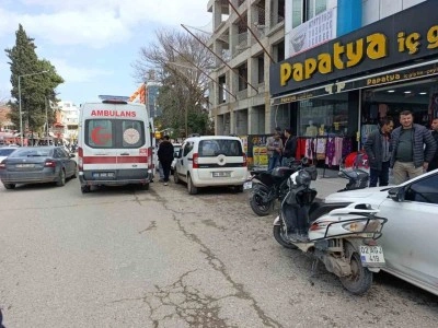 Motosikletin &ccedil;arptığı yaya yaralandı