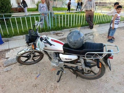 Motosikletle bisikletin &ccedil;arpıştığı kazada 2 kişi yaralandı