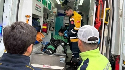 Motosikletle otomobil &ccedil;arpıştı: 1 yaralı
