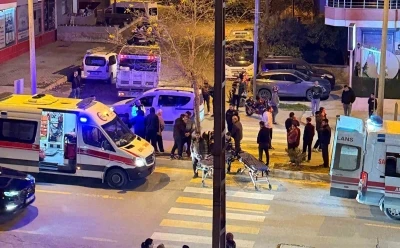 Motosikletler &ccedil;arpıştı:2 yaralı
