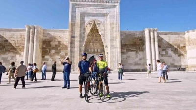 MS hastası adam bisikletle iller arası yolculuk yaparak hayata tutunuyor
