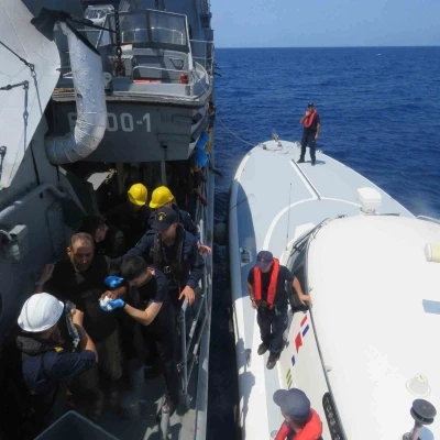 MSB: &quot;TCG Bozcaada karakol gemisi, mavi vatanda Gökdeniz-01 isimli teknenin yardım çağrısına yetişti&quot;
