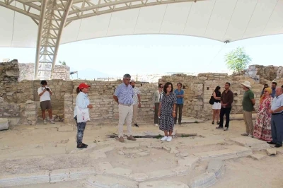 MSKÜ Rektörü Kaçar Kadıkalesi (Anaia) kazı alanında incelemelerde bulundu
