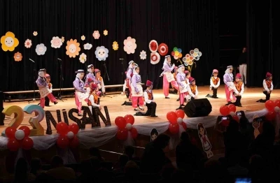 MTK Koleji 23 Nisan programını yoğun katılımla ger&ccedil;ekleştirdi
