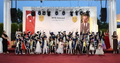 MTK Koleji&rsquo;nde hem mezuniyet hem karne heyecanı
