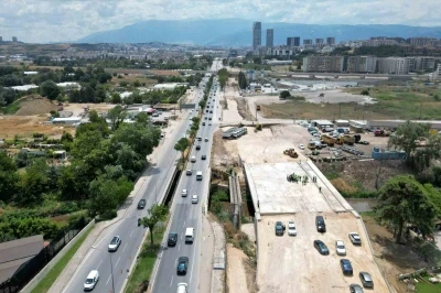 Mudanya Bulvarı&rsquo;nda istinat duvarı &ccedil;alışması başlıyor: Trafikte ge&ccedil;ici şerit daraltması uygulanacak
