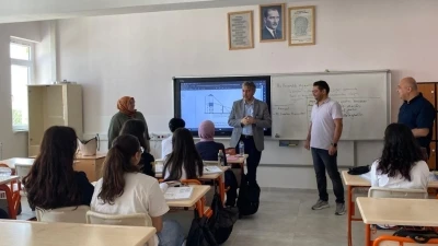 Müdür Yılmaz: &quot;Öğrencilerimizle birlikte daha güçlü bir gelecek için sahadayız&quot;
