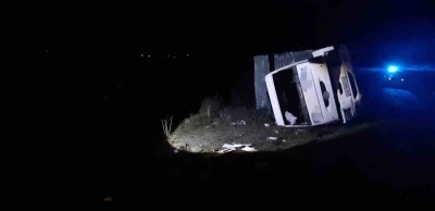 Mudurnu&rsquo;da kamyon şarampole devrildi: 1 yaralı
