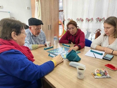 Muğla B&uuml;y&uuml;kşehir 100 Yaş Evlerinde y&uuml;zler g&uuml;l&uuml;yor
