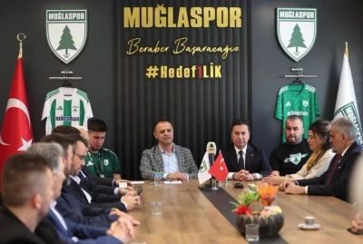 Muğla B&uuml;y&uuml;kşehir Belediye Başkanı Aras: "Muğla&rsquo;mızı bayraklarla donatalım"
