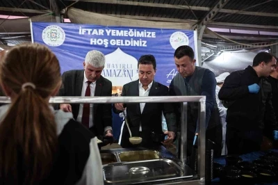 Muğla B&uuml;y&uuml;kşehir iftar sofralarını il&ccedil;elerde kurmayı s&uuml;rd&uuml;r&uuml;yor
