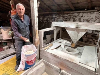 Muğla’da 300 yıllık su değirmeni hala çarklarını döndürüyor
