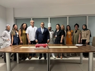 Muğla&rsquo;da diyetisyenler g&uuml;nlerini pasta ile kutladı
