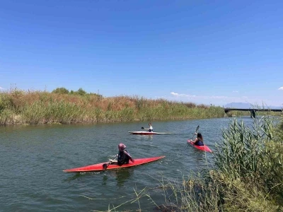 Muğla&rsquo;da gen&ccedil;ler doğa ve spor i&ccedil;in k&uuml;rek &ccedil;ekti

