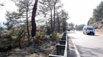 Muğla&rsquo;da yangın sezonu &ouml;ncesi Sakar Ge&ccedil;idi&rsquo;nde riskli dallar temizleniyor
