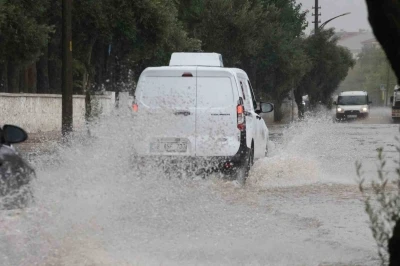 Muğla&rsquo;nın Menteşe, Kavaklıdere ve Yatağan il&ccedil;elerine yağmur ve kar yağışı uyarısı
