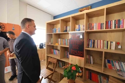 Muğla Valisi Akbıyık, Ula&rsquo;da Kitap Kafe&rsquo;nin a&ccedil;ılışını yaptı
