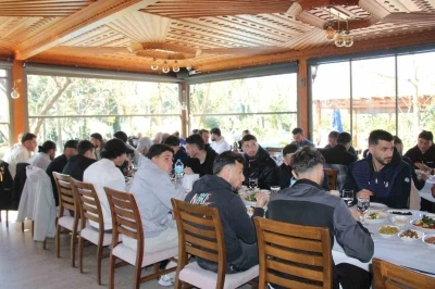 Muğlaspor&rsquo;a Karaman deplasmanı &ouml;ncesi moral kahvaltısı
