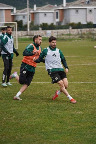 Muğlaspor, şampiyonluk yolunda Erbaa deplasmanına &ccedil;ıkıyor
