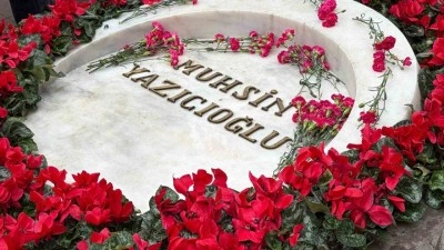 Muhsin Yazıcıoğlu, vefatının 17. yıld&ouml;n&uuml;m&uuml;nde kabri başında anıldı
