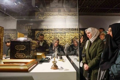 Mukaddes Emanetler Sergisi&rsquo;ne yoğun ilgi