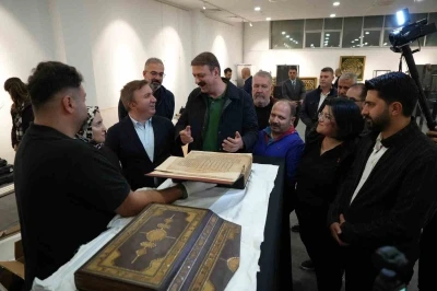 Mukaddes emanetleri görmek isteyenler soluğu bu sergide aldı
