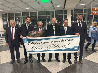 M&uuml;nih&rsquo;te T&uuml;rk heyetine AKİB&rsquo;ten coşkulu karşılama: Hulusi Akar&rsquo;a b&uuml;y&uuml;k ilgi
