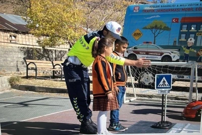 Muradiye’de öğrencilere trafik güvenliği eğitimi
