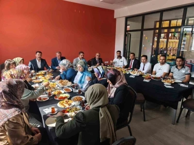 Muradiye Halk Eğitim Merkezinden usta öğreticilere teşekkür kahvaltısı
