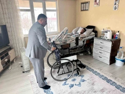 Muradiye il&ccedil;esinde anlamlı bayram hediyesi
