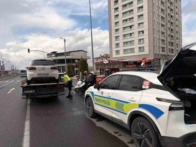 M&uuml;rekkep balığı egzozlu ara&ccedil; s&uuml;r&uuml;c&uuml;s&uuml;ne ceza
