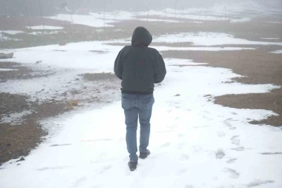 Muş’a mevsimin ilk karı yağdı
