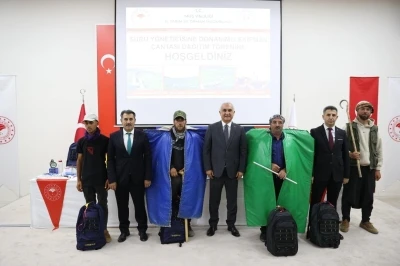 Muş’ta 400 çobana donanımlı ekipman çantası dağıtıldı
